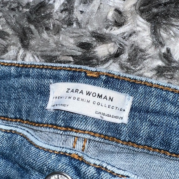 Zara Distressed Dark Wash Jeans - Picture 7 of 7